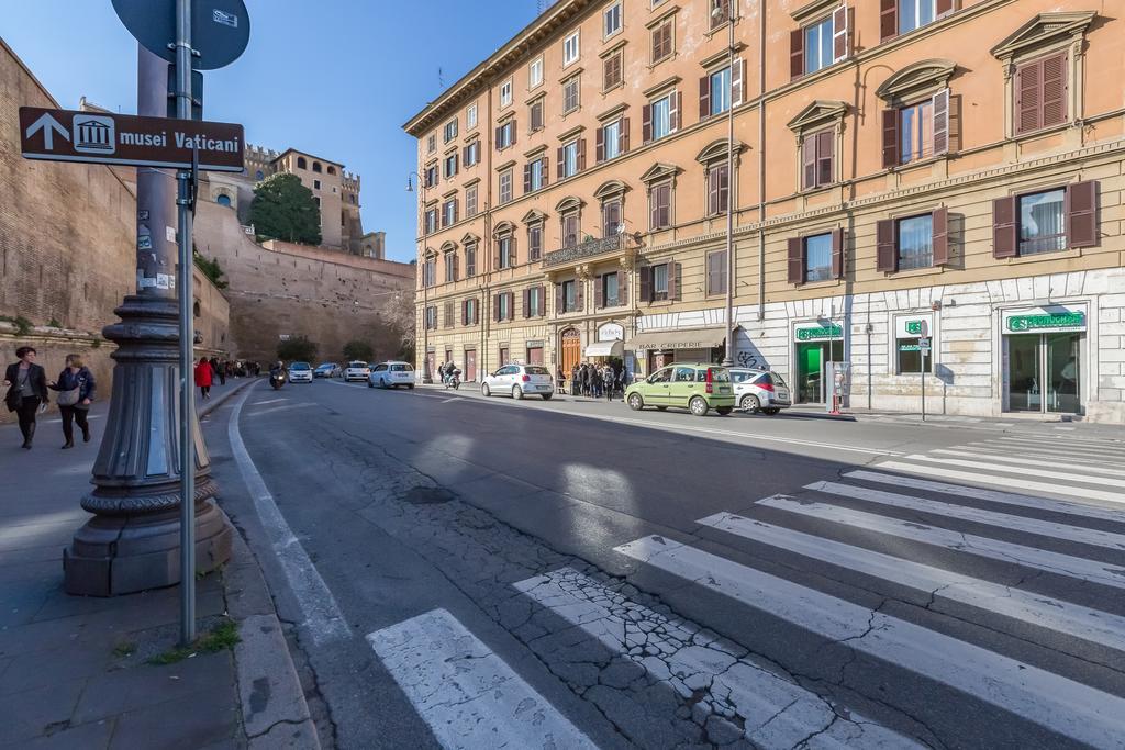 Manfredi House San Pietro Hotel Rome Exterior photo