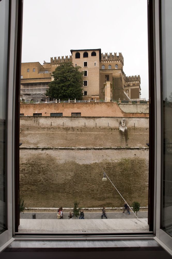 Manfredi House San Pietro Hotel Rome Exterior photo